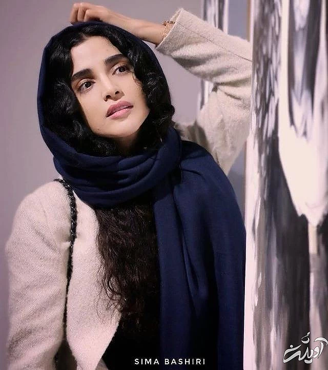 الهه حصاری در گالری نقاشی الهه حصاری در گالری